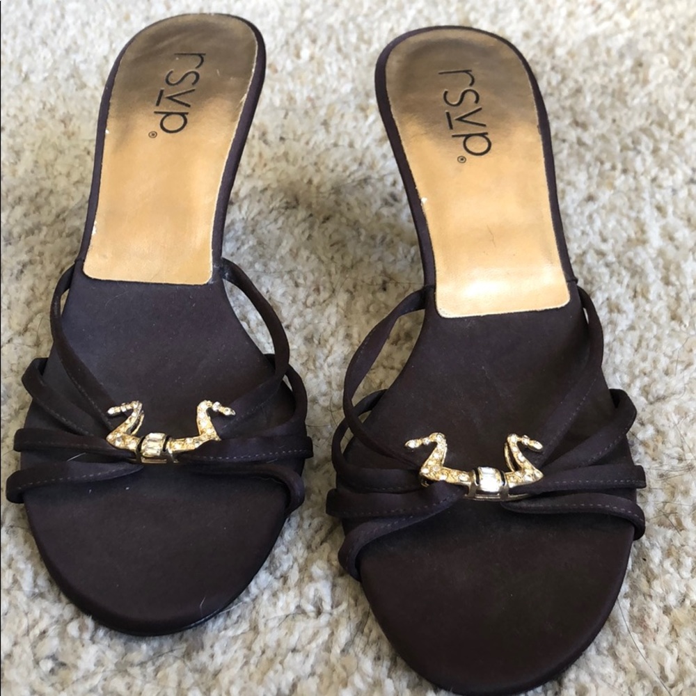 1” brown heels